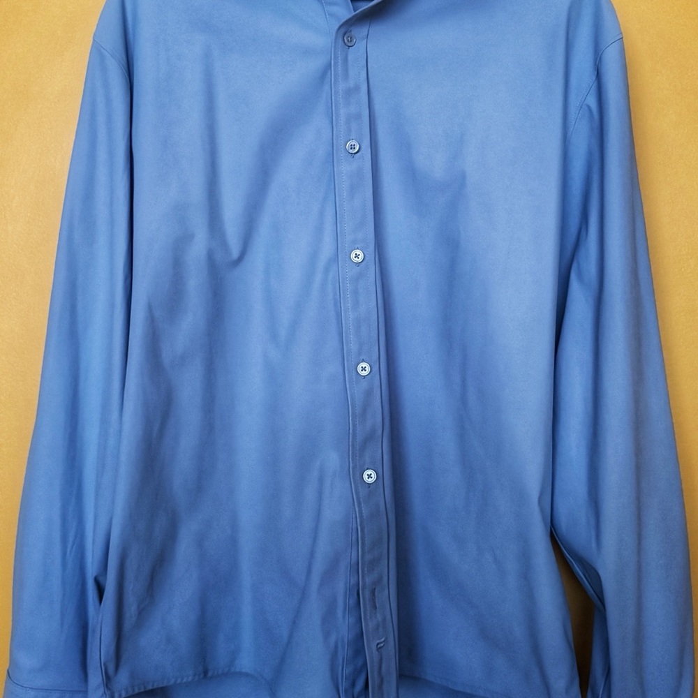 Fabletics Light Blue Men's Casual Button-Down Shirt